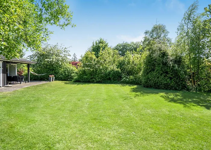 Vakantiehuis Lovely In With Kitchen Hejls